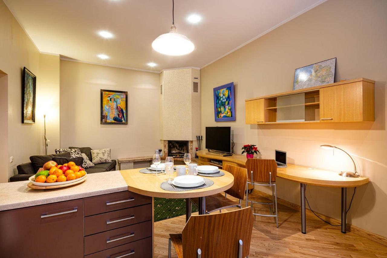 Kalnina Quiet Apartment In City Center Riga Bagian luar foto