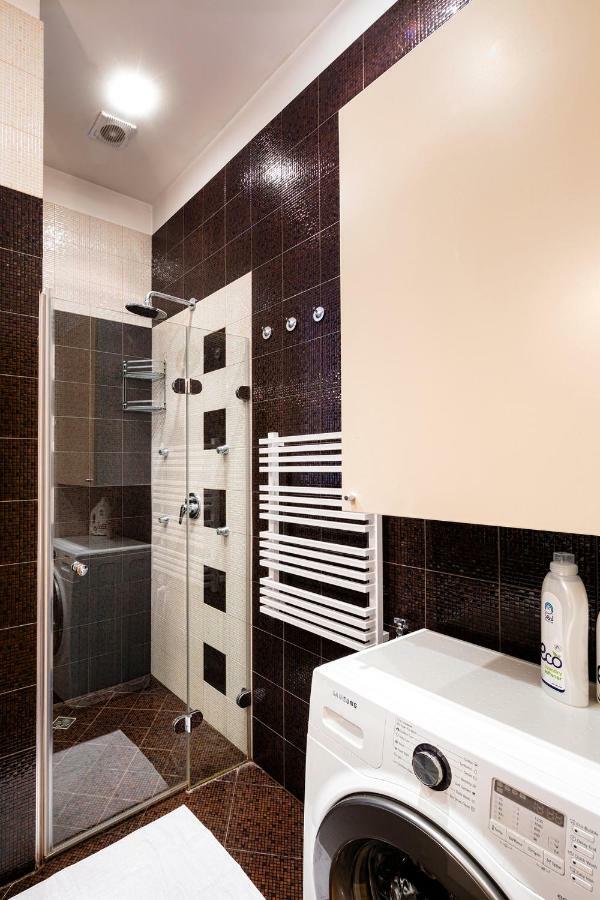 Kalnina Quiet Apartment In City Center Riga Bagian luar foto